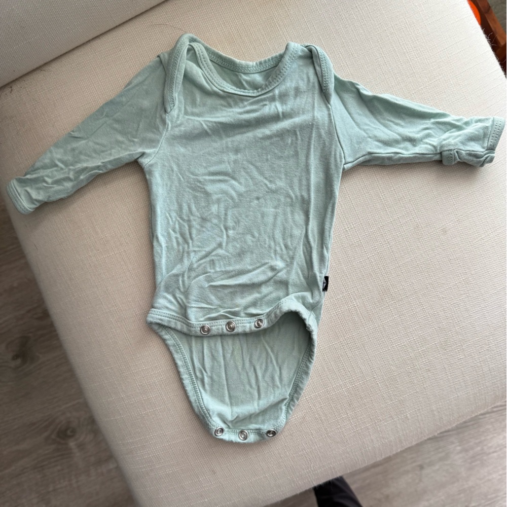 Kyte BABY Green Long Sleeve Bodysuit